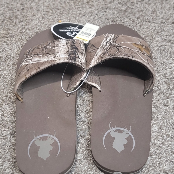 Realtree Brown Camouflage Slide Sandals - Picture 4 of 6